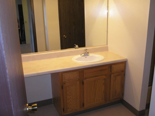 Photo - Fairway Apartments