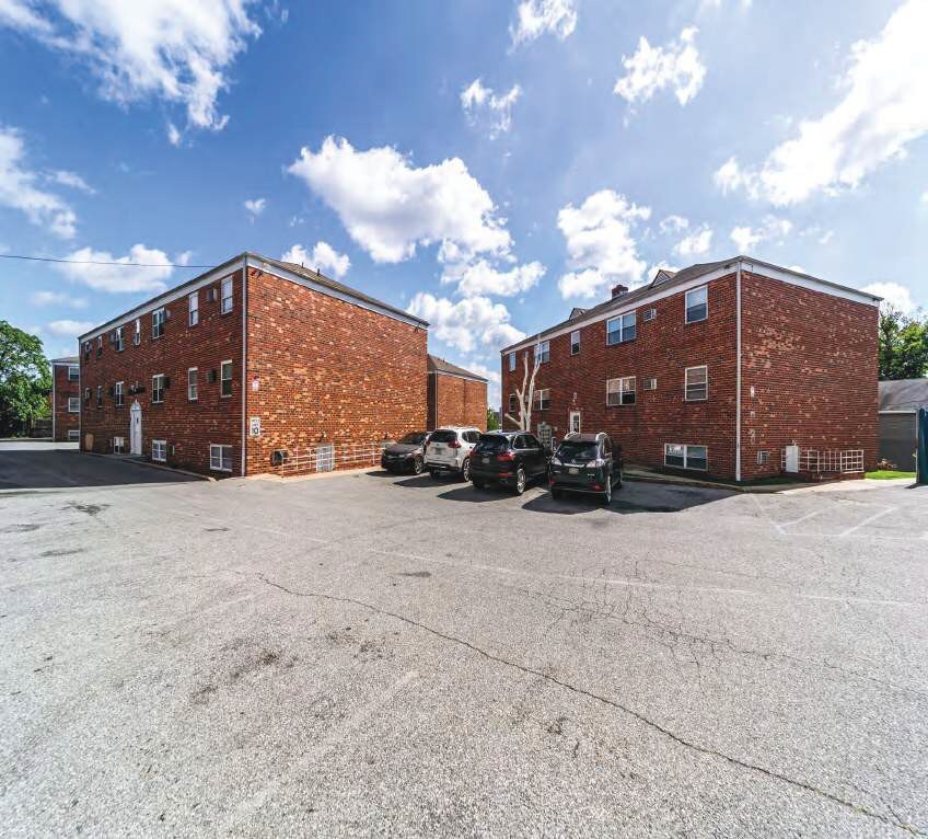 Photo - Colonial Court