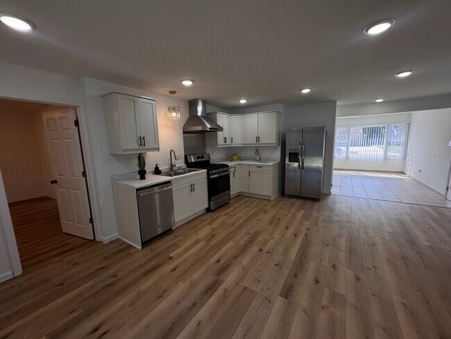 1311 Loral Ave