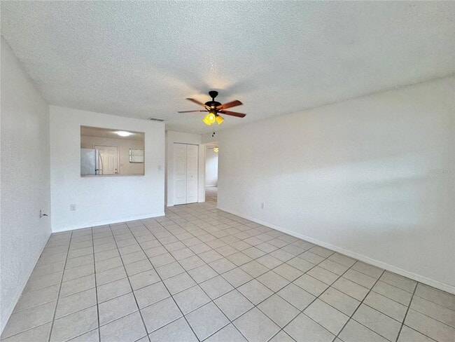 Photo - 2559 Elm Ave