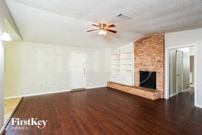 Photo - 10423 Collingswood Rd