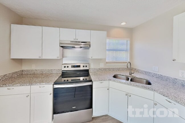Photo - 2773 Riverbend Dr