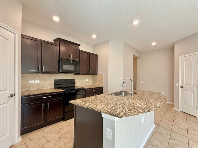 Northeast Crossing Neighborhood. Close to ... - Northeast Crossing Neighborhood. Close to ... House