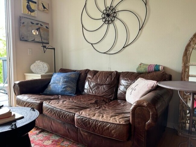 Photo - Fully Furnished - Light and spacious 1br, ...