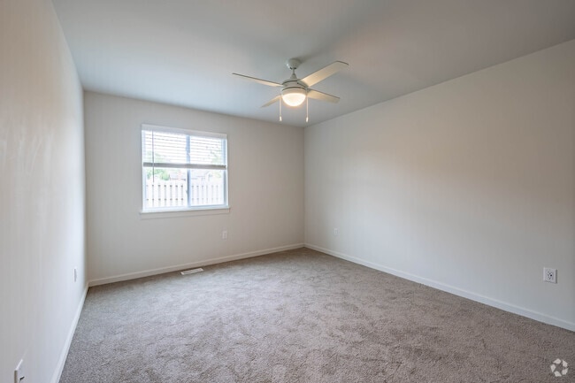 1BR, 1BA - 663SF - Primary Bedroom