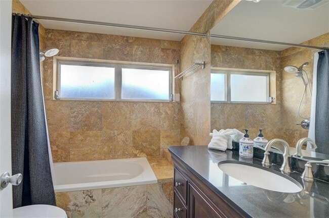 Photo - 1951 NW 33rd St