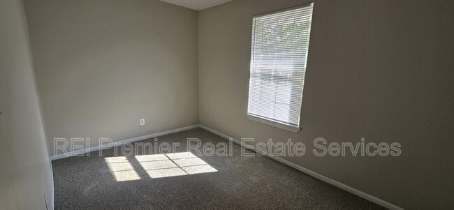 Photo - 933 N Dearborn St