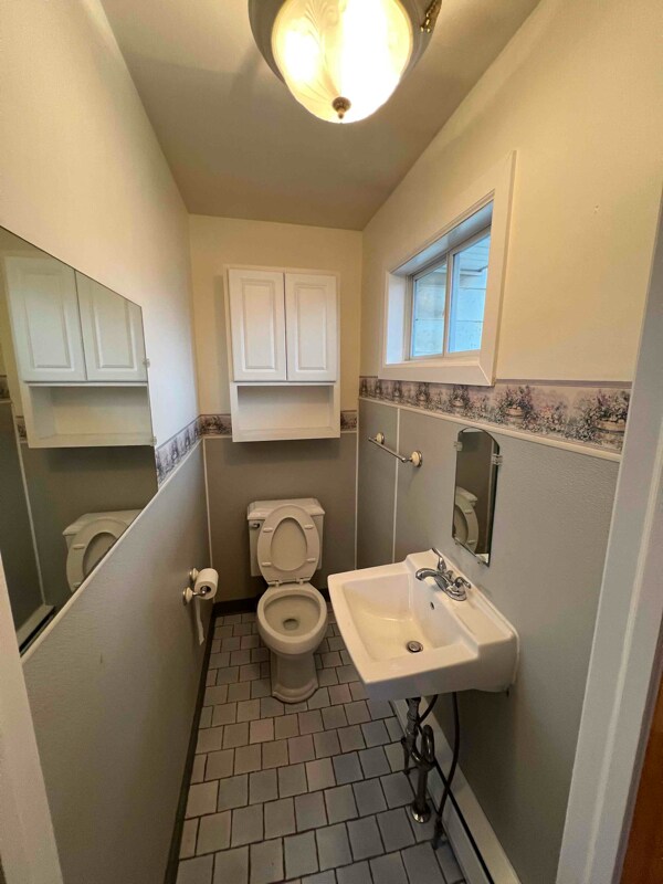 Photo - 22 N Center St