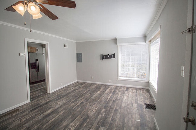 Photo - 301 W Forest Ave