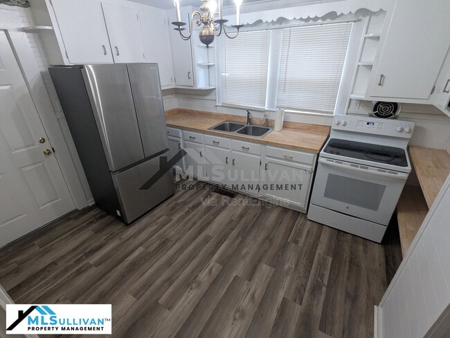 Photo - 641 Cornelius St