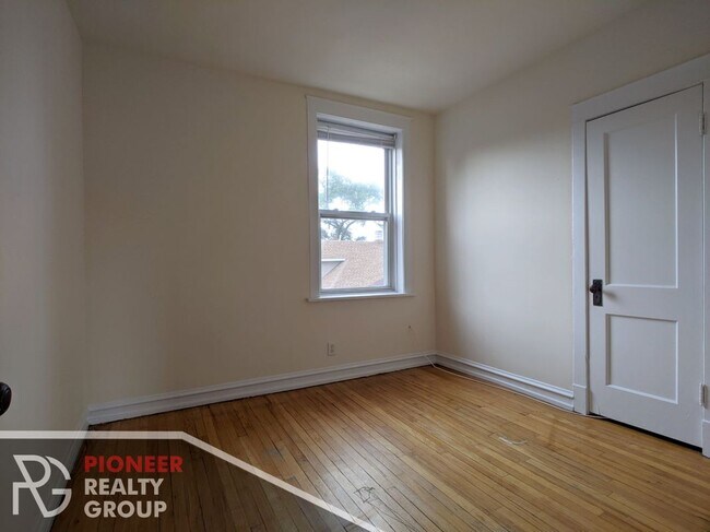3000 N Whipple St Unit 3042-2