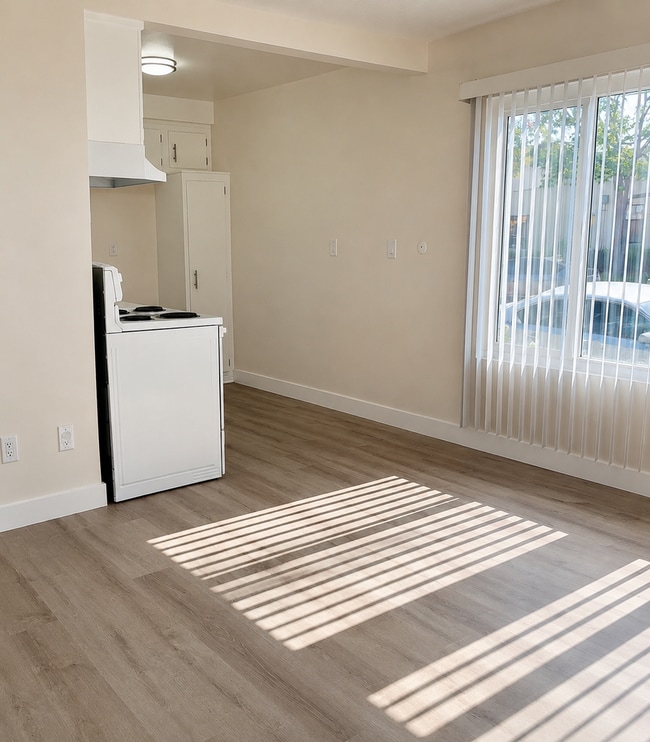 Photo - 13637 Cordary Ave