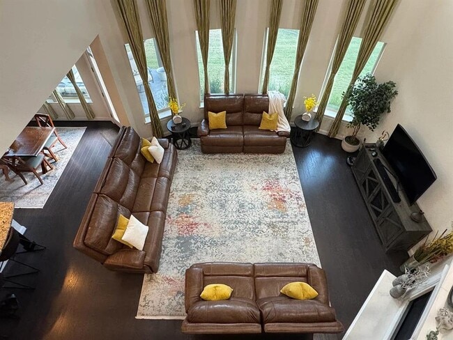 Photo - 735 Expedition Way