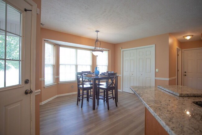 Photo - "Charming 4-Bedroom Retreat with Guest Suite & 3 Baths in Murfreesboro!"