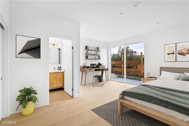 3 br, 4 bath House - 3405 Fletcher Dr - 3 br, 4 bath House - 3405 Fletcher Dr