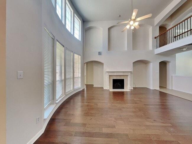 Photo - ENCHANTING 5 BEDROOM IN FRISCO!