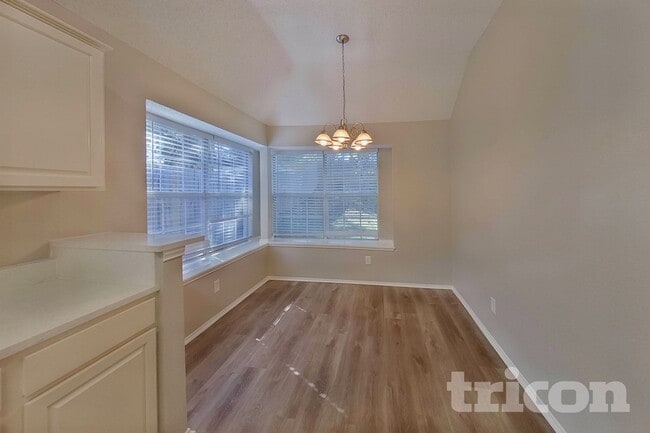 Photo - 805 Clover Hill Ln