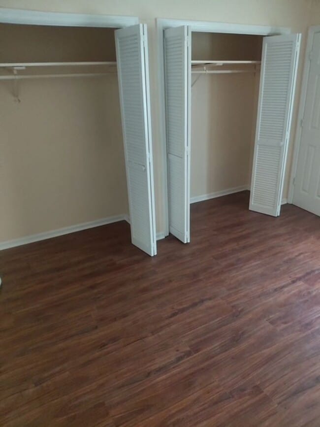 Photo - 3108 Plantation Dr Unit B