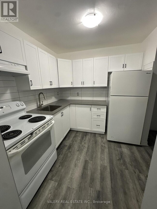 Photo - 11 Lowndes Ave Unit 1