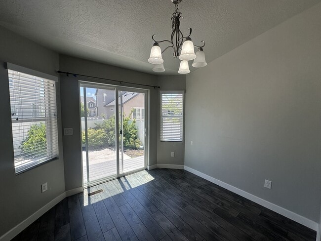 Photo - 3321 W 1690 N