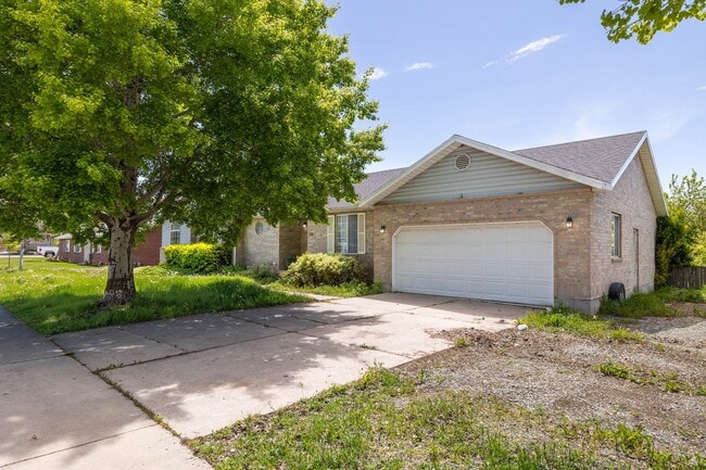 Photo - 4 Bedroom Family Home in Beautiful American Fork!