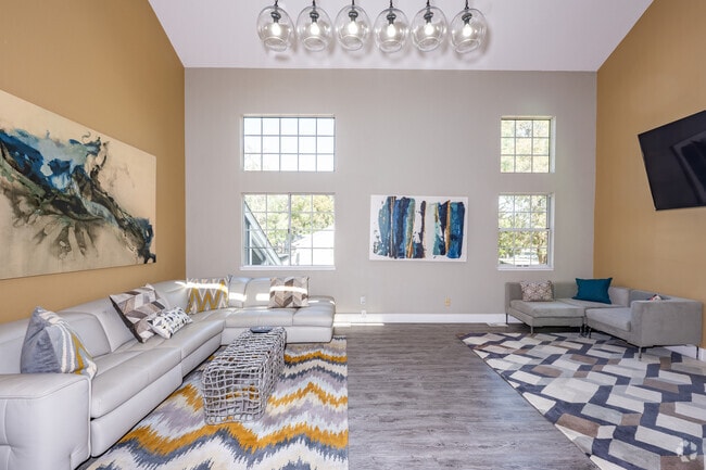 Resident Lounge - Bay Village