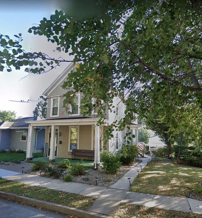 Photo - 2636 Queen St