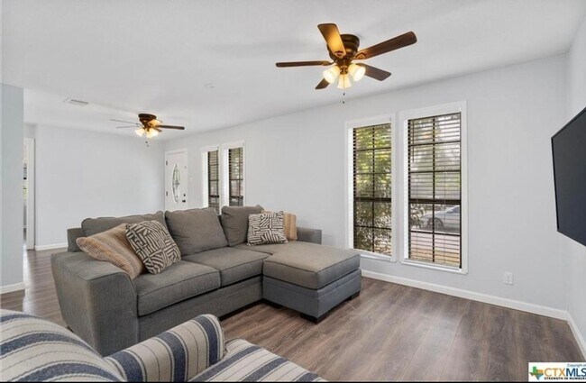 Photo - Charming 2BR House in Taylor