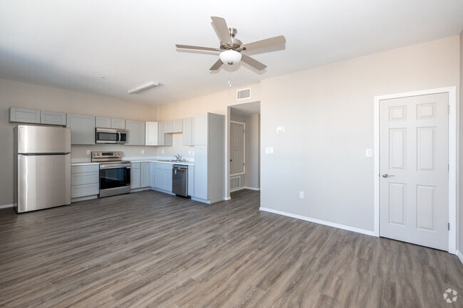 2BR, 2BA - 840SF - Living Room/Kitchen