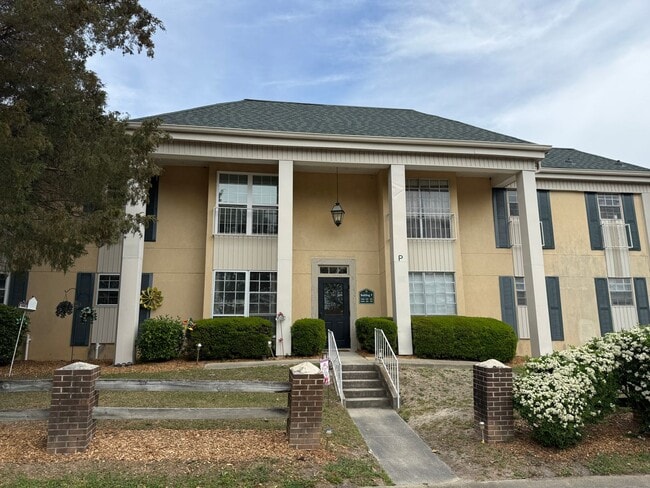 Building Photo - Forest Acres