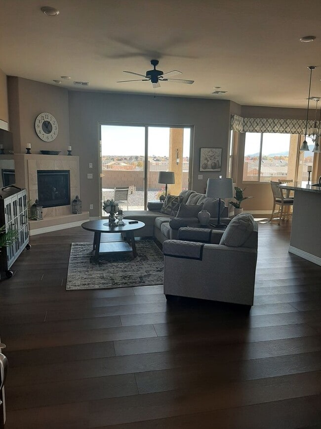 6367 E Walden Wy