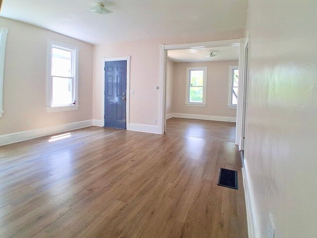 Photo - Spacious 4 Bedroom Home FOR RENT in Bridgeton NJ $2150