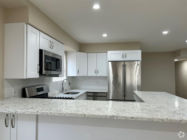 Building Photo - 187-20 Baisley Blvd Rental