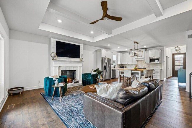 Photo - 5709 Bower Ln