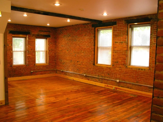 Photo - W 54th Triplex Unidad 1