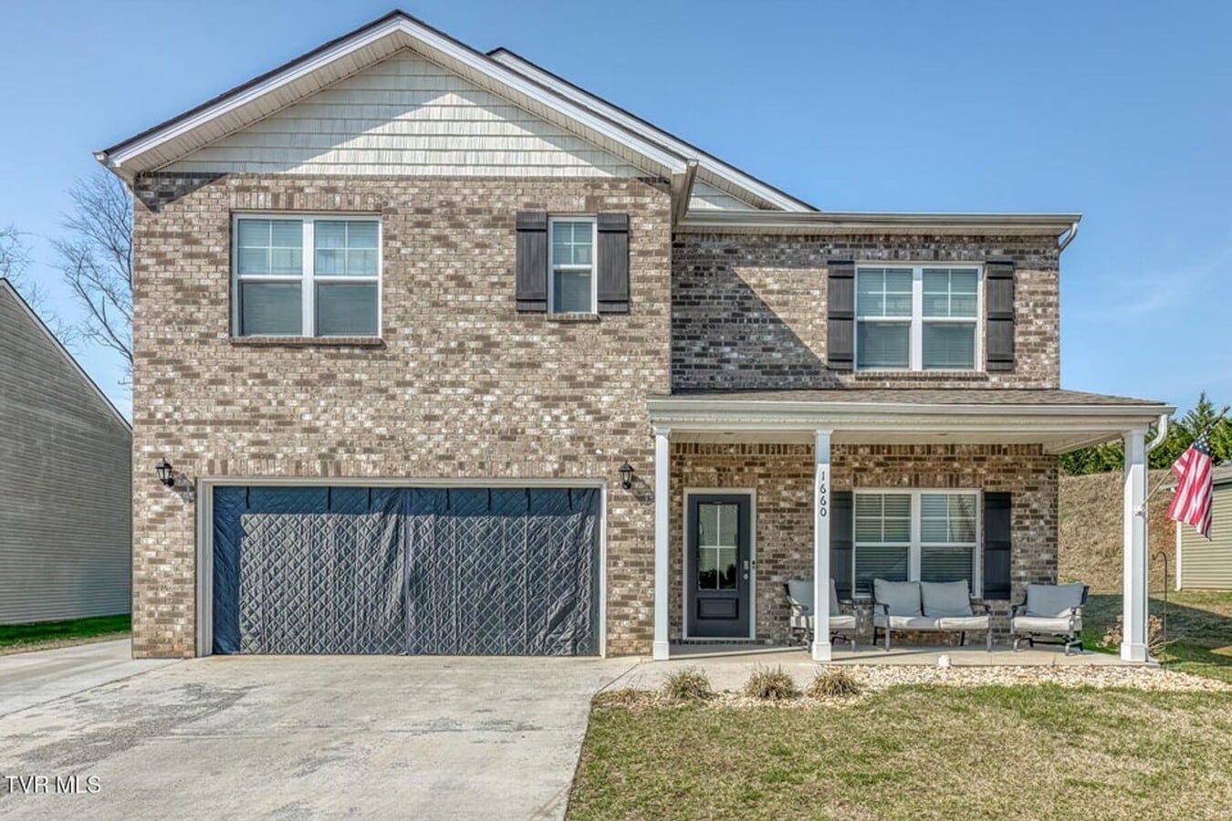 Beautiful Newer Construction - Beautiful Newer Construction