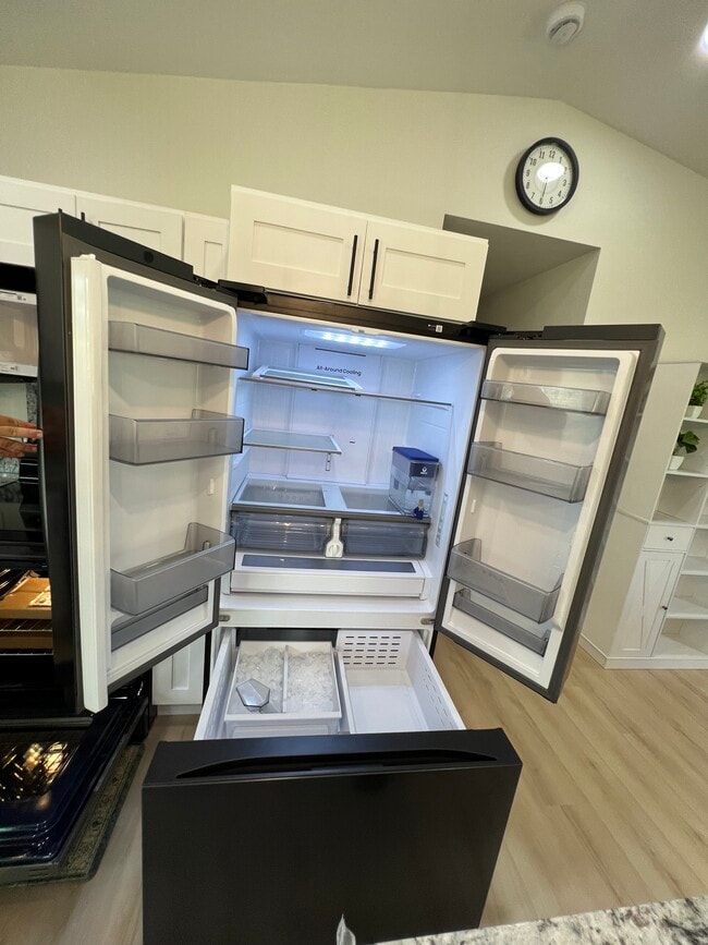 Photo - 16-2144-2144 Treefern Dr