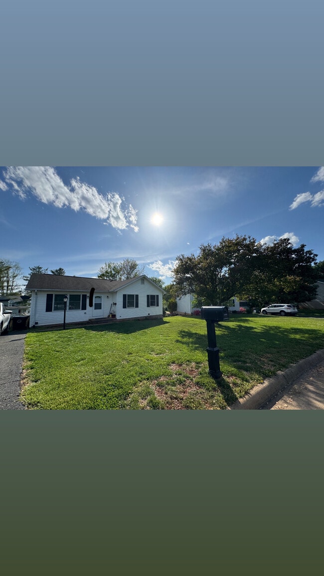 Building Photo - 1568 Harrier Ln