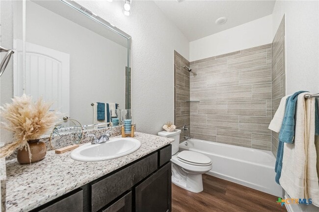 Building Photo - 5221 Rose Gdn Lp