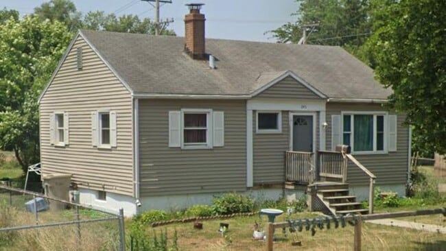 Building Photo - 845 S Albert Ave Rental