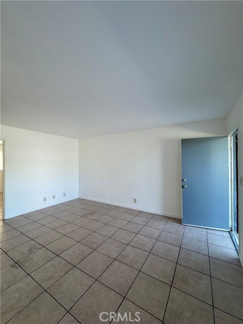 Building Photo - 1422 S Townsend St Unit 3