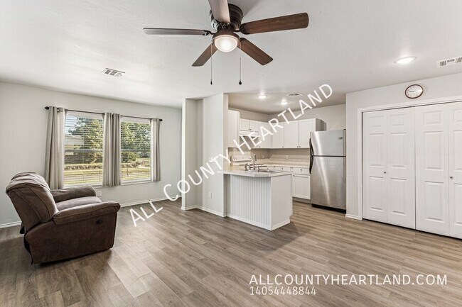 Photo - 307 W Wallace St