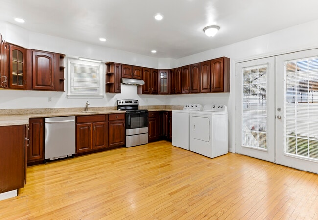 Photo - 107 River Rd Dr