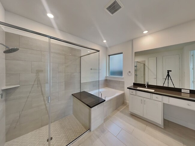 Photo - LIVING IN LUXURY!
