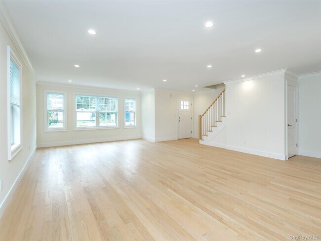 Photo - 23 Marwood Rd N
