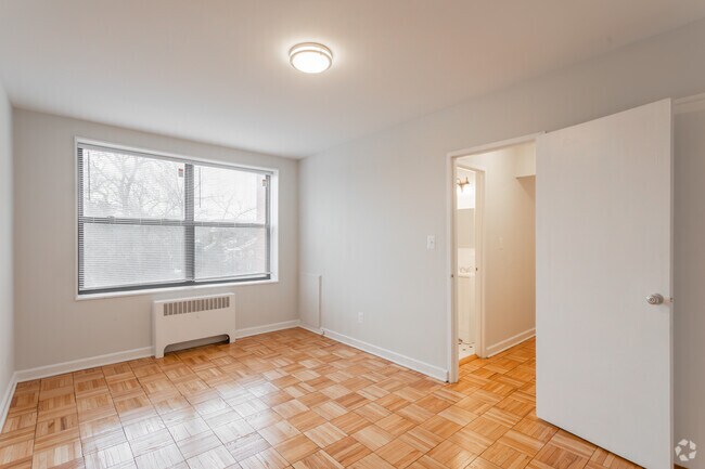1BR, 1BA - 750SF