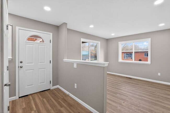 Photo - 227 Crestone Ave