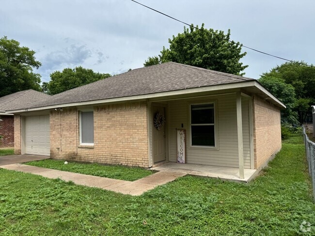 Building Photo - 616 N. Jackson Street, Waxahachie Rental