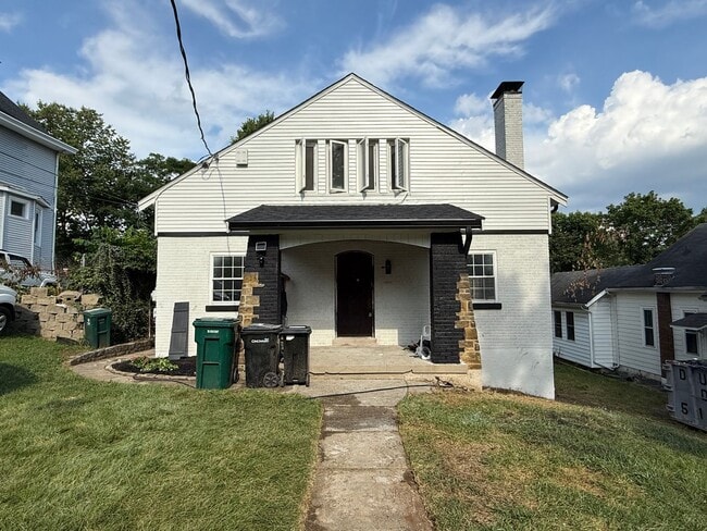 Building Photo - 840 Beech Ave Unit 840 Beech Ave #2 Rental