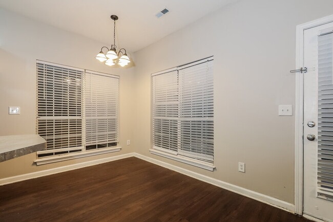 Photo - 118 Burleyson Dr